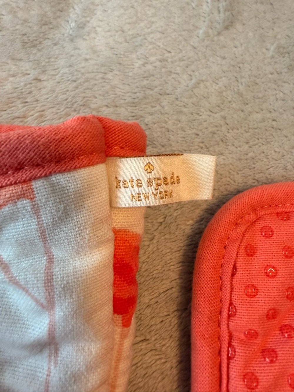 NWOT Kate Spade Flamingo Oven Mitts - Picture 3 of 4
